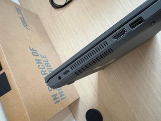 Ordenador portátil ASUS gris