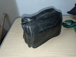 Neceser antiguo de cuero negro