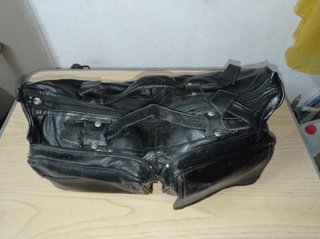 Neceser antiguo de cuero negro