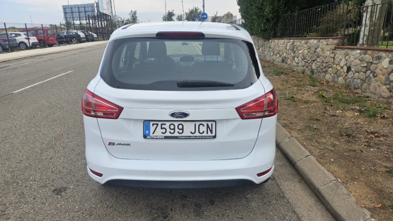 Ford B-MAX 2015 - foto 1