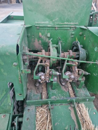 Empacadora John Deere 359