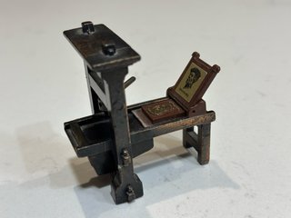 Miniaturas de colección: plancha, piano, etc.