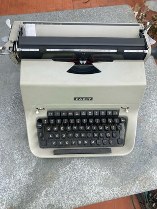 Máquina de escribir Facit antigua