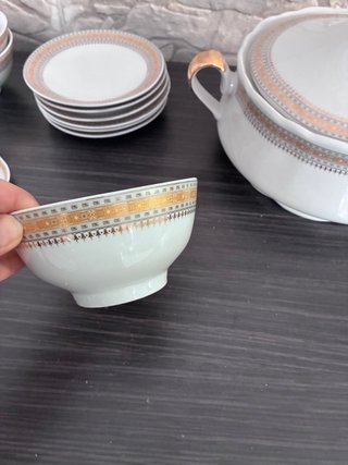 Sopera y juego de porcelana