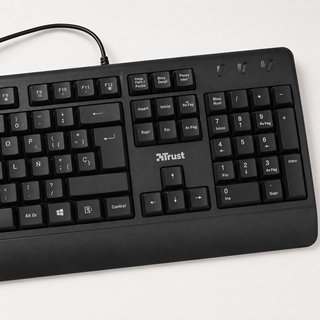 Teclado Trust USB con Teclado Numérico
