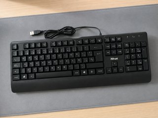 Teclado Trust USB con Teclado Numérico