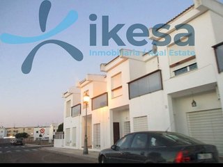 Casa adosada en venta en Lepe ciudad en Lepe