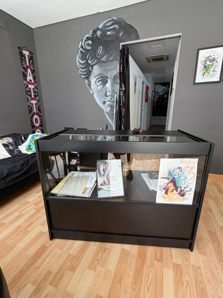 Mueble de recepción curvo