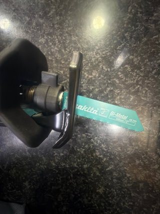 Sierra Sable Makita DJR183