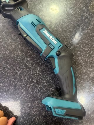 Sierra Sable Makita DJR183