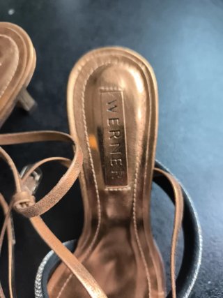 Sandalias WERNER doradas y plateadas
