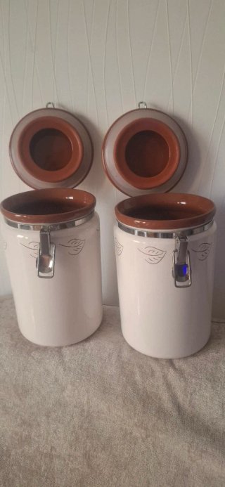 2 Jarrones Cerámica Blancos y Marrones