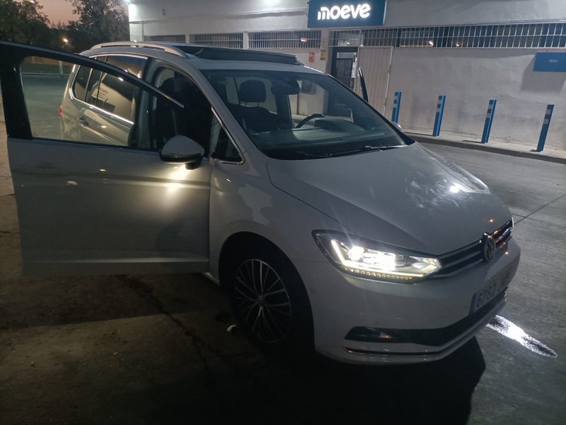 Volkswagen Touran 2016 - foto 1