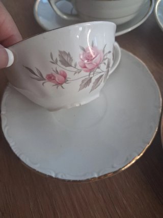 Juego de tazas de porcelana antiguas Diferentes