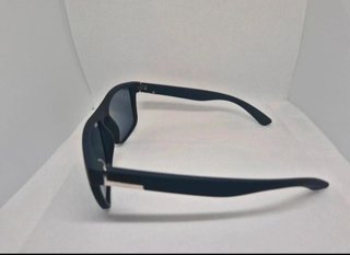 Gafas de sol negras mate unisex con estuche