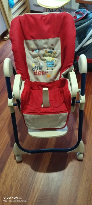 Trona para bebé roja y beige