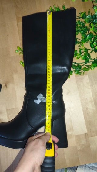 Botas altas negras con tacón ancho