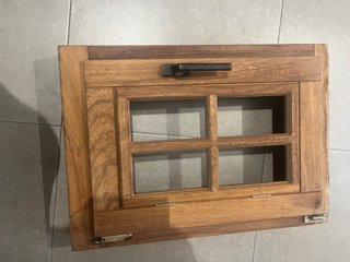 Ventana de madera