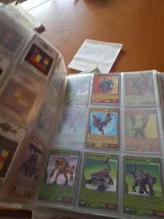 Álbum de cartas Invizimals Desafíos Ocultos