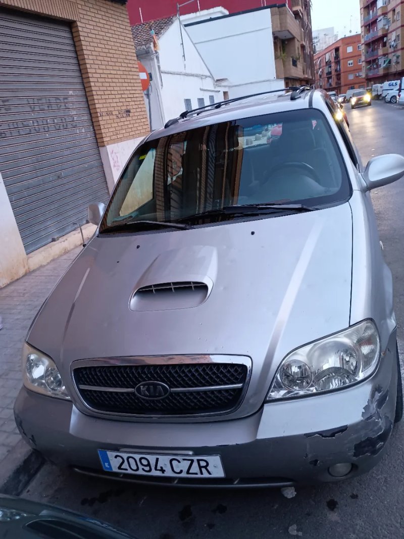 KIA Carnival 2004 - foto 1