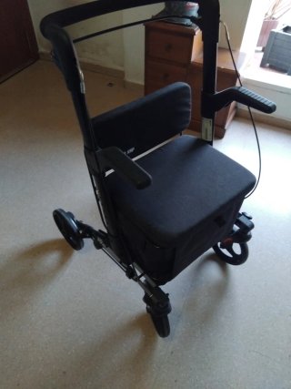 Andador Magnum Shop con asiento y bolsa