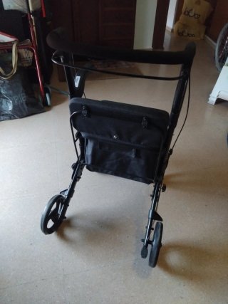 Andador Magnum Shop con asiento y bolsa