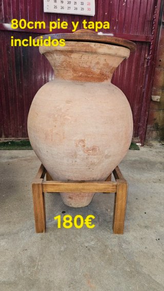Antiguas tinajas de barro