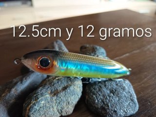 Lote 9 señuelos de pesca a spinning