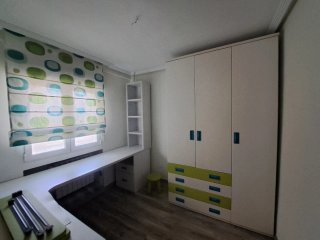 Armario blanco y verde