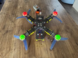 Dron FPV Eachine Wizard X220 + Emisora Flysky