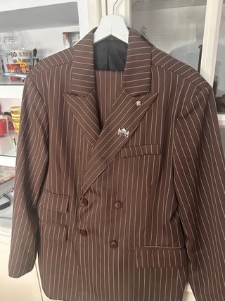 Traje de chaqueta rayas blanco y gris