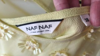 Blusa Naf Naf amarilla con flores