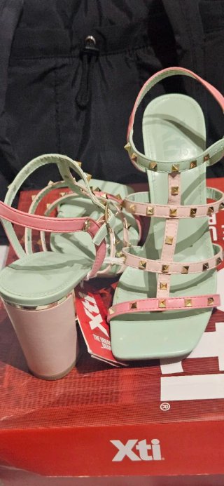 Sandalias Xti Talla 40 Verde y Rosa Tachuelas
