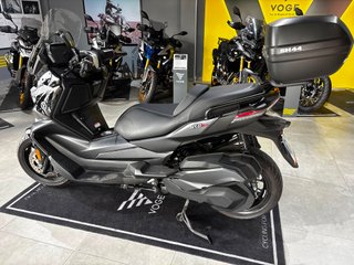 Voge 400 SR MAX Negra