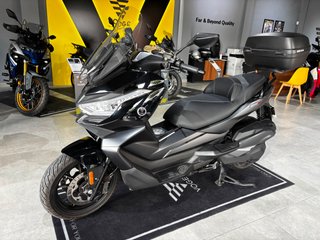 Voge 400 SR MAX Negra