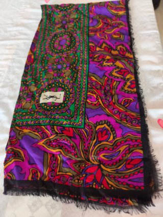 Pañuelo Yves Saint Laurent YSL lana y seda