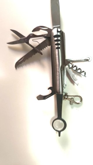 Coltello multiuso in metallo