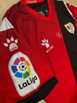 Camiseta Rayo Vallecano LaLiga Roja y Negra