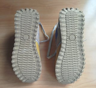 Zapatillas sneaker XTI Mostaza, azul y gris. T:41