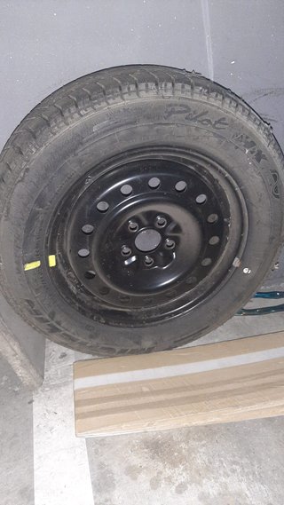 Rueda de repuesto Chrysler Stratus sin usar