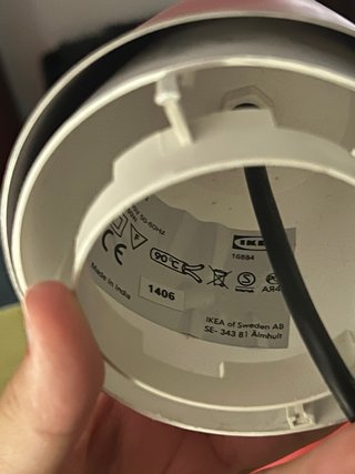 Lámpara de techo roja de Ikea