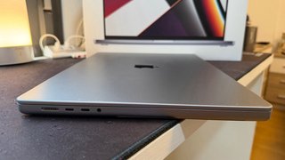 MacBook Pro 16” M1 Pro · 16 GB RAM · 1 TB SSD ·