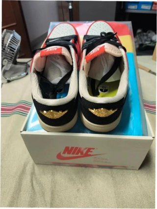 Jordan 1 Retro Low OG Trophy Room Rookie Card 41
