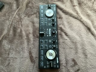 IMPECABLE - Controlador DJ Numark DJ2GO2 Touch