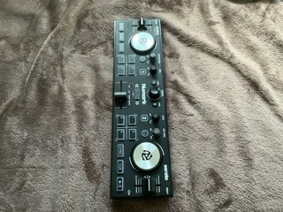 IMPECABLE - Controlador DJ Numark DJ2GO2 Touch