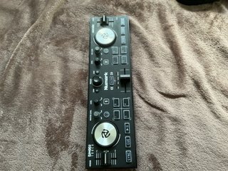 IMPECABLE - Controlador DJ Numark DJ2GO2 Touch