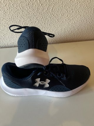 Zapatillas Under Armour Charged Azul Marino/Blanco