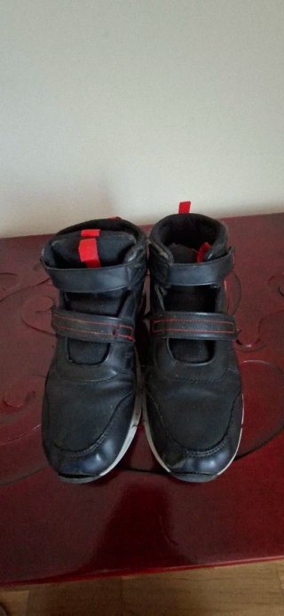 Botas de niño,  color negro, talla 38