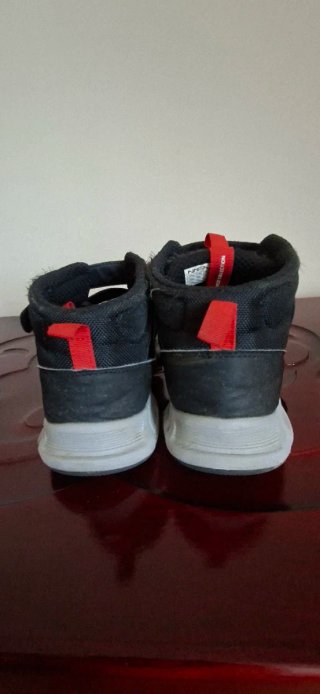 Botas de niño,  color negro, talla 38