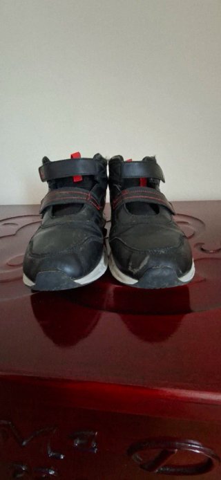 Botas de niño,  color negro, talla 38